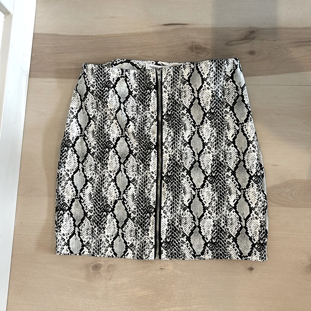 Women’s Fashion Nova Faux Leather snake print skirt